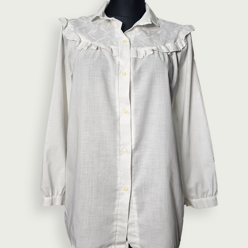 Scotty white ruffled blouse