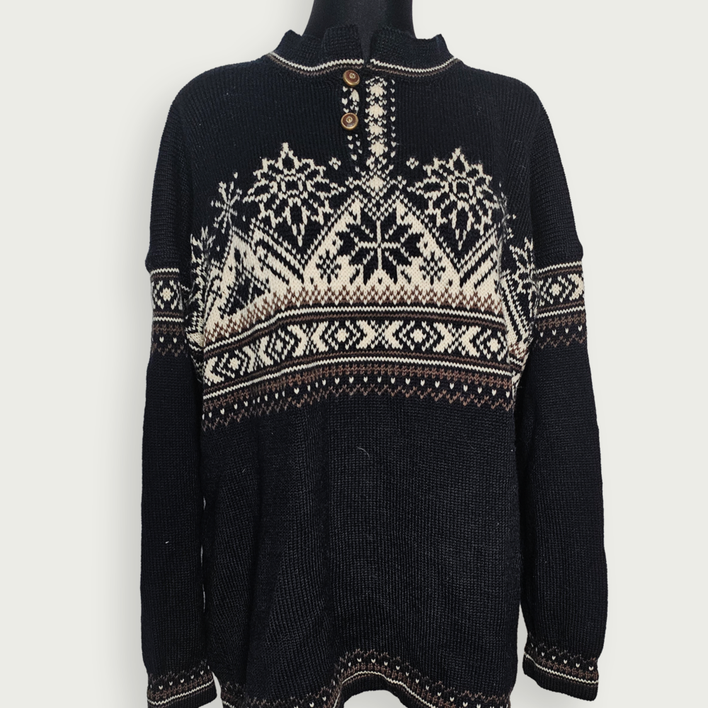 Handmade Black Wool Nordic-Style Sweater - Winter Warmth with Traditional Design